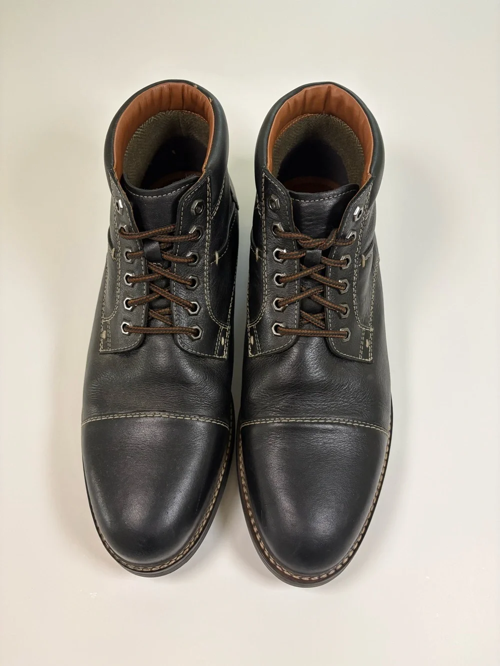(Like New)  Men’s Black Leather Chukka Boots with Contrast Stitching.